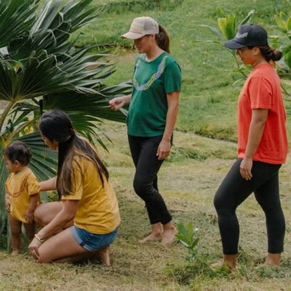 Mahina Made Lei Pili Tee Mauka Forest Pine Green S T-Shirt MahinaMade Koko Small - Picture 5 of 15